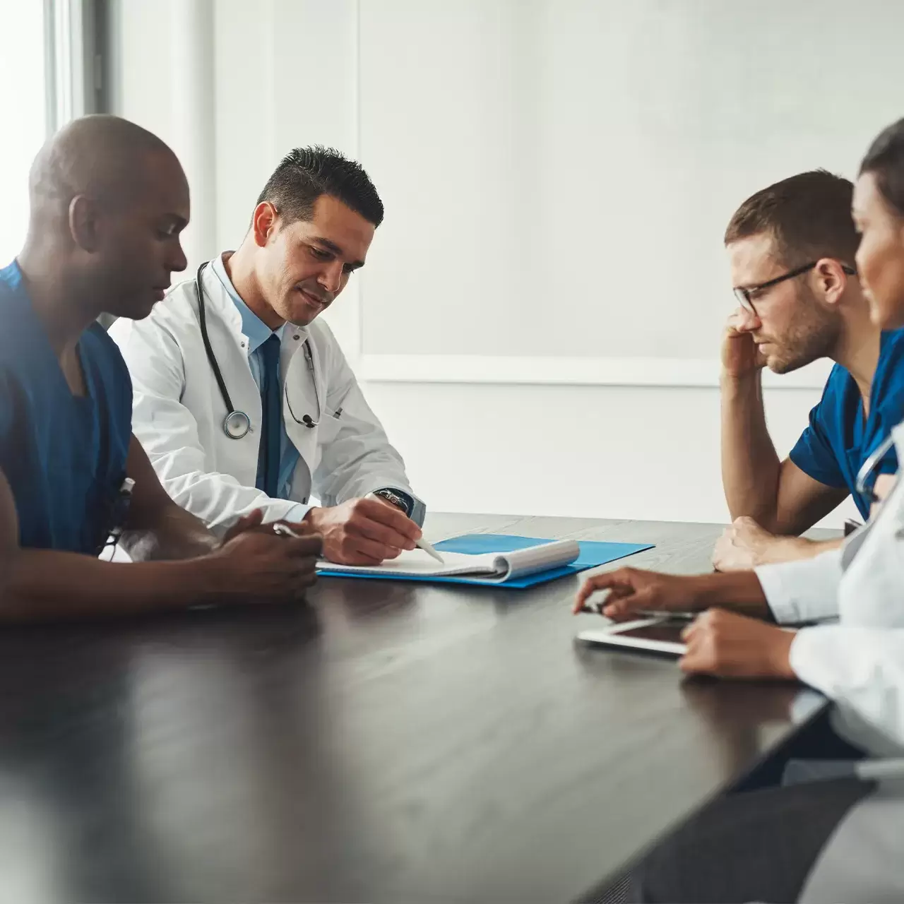 EFICIÊNCIA NA GESTÃO DE ESCALAS MÉDICAS